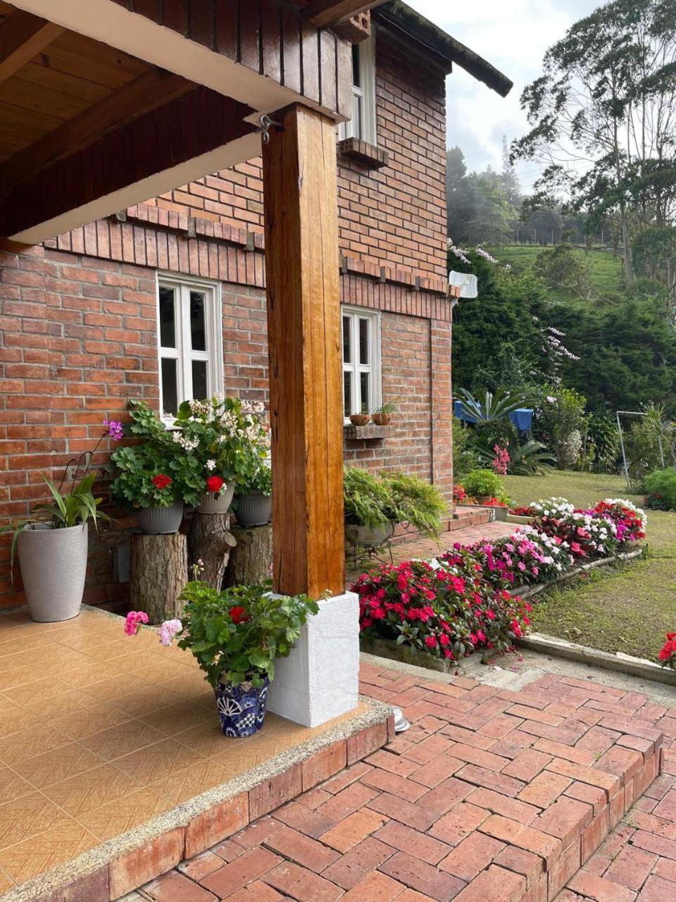 Hermosa Casa Campestre En El Lago Calima Villa Madronal Esterno foto