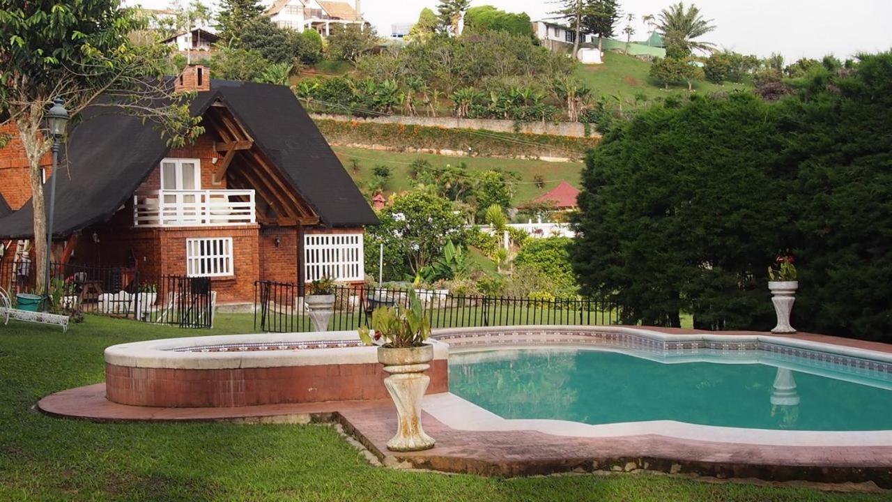 Hermosa Casa Campestre En El Lago Calima Villa Madronal Esterno foto