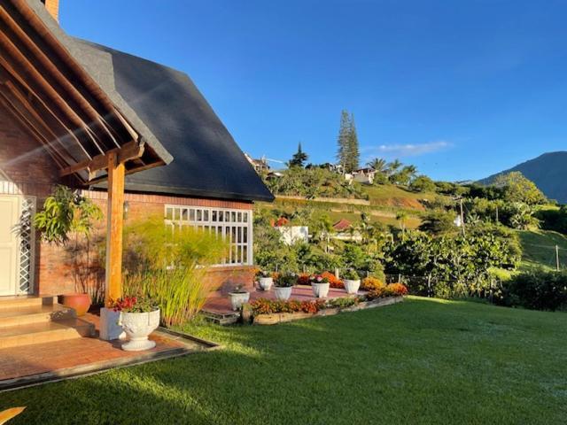 Hermosa Casa Campestre En El Lago Calima Villa Madronal Esterno foto